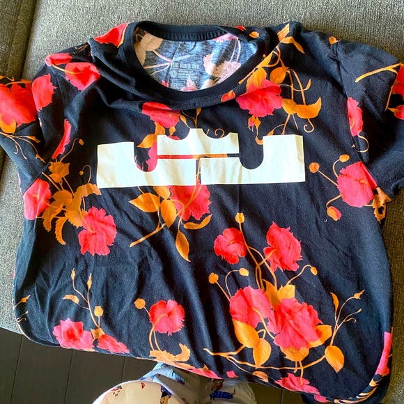 Nike Tops - Nike great condition.  Size large.